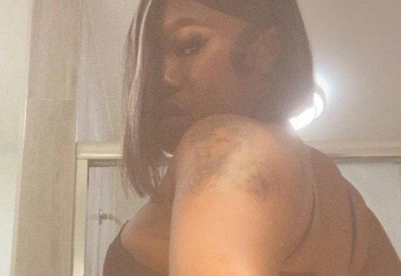 WETTEST TIGHTEST PUSSY INTOWN 🤤WITH THE SOFTEST 🍑🍑ASS N GOOD MOUTH😈🤤